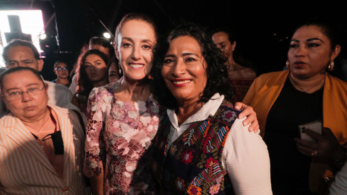 Claudia Sheinbaum y Abelina López Rodríguez. Foto: acapulco.gob.mx