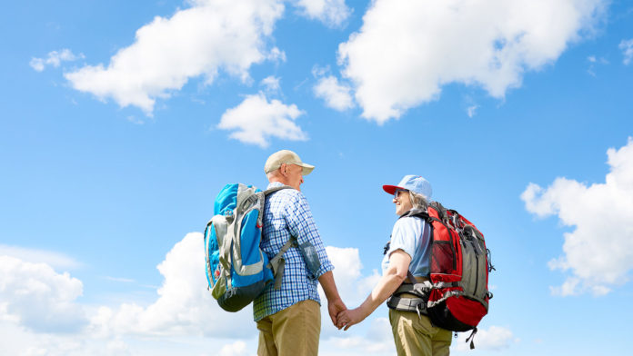 Los adultos mayores gustan de viajes a destinos culturales y playas