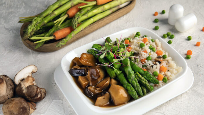 Aerolíneas ofrecen comida vegana ante solicitud de pasajeros