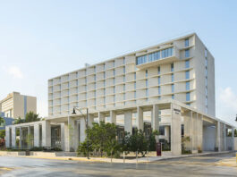 El Courtyard by Marriott Mérida Downtown, se ubica frente al Centro Internacional de Convenciones