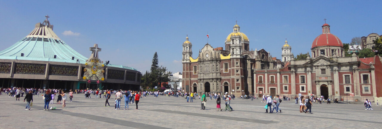 Atrio de Las Américas con la Nueva y Antigua Basílica de Guadalupe al fondo. Foto: Juan Carlos Fonseca Mata