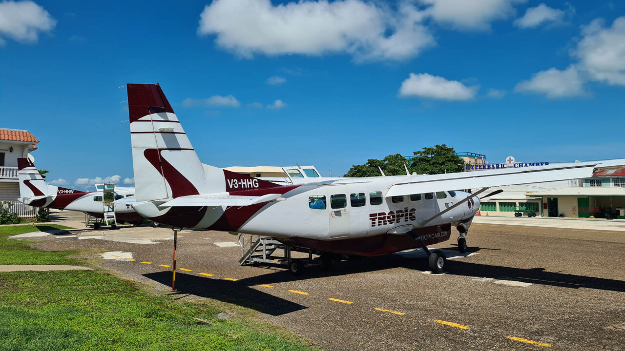 La empresa Tropic Air ofrece excursiones aéreas