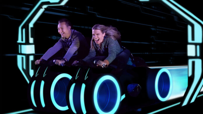 Disfruta Tron Lightcycle / Run a través de My Disney Experience