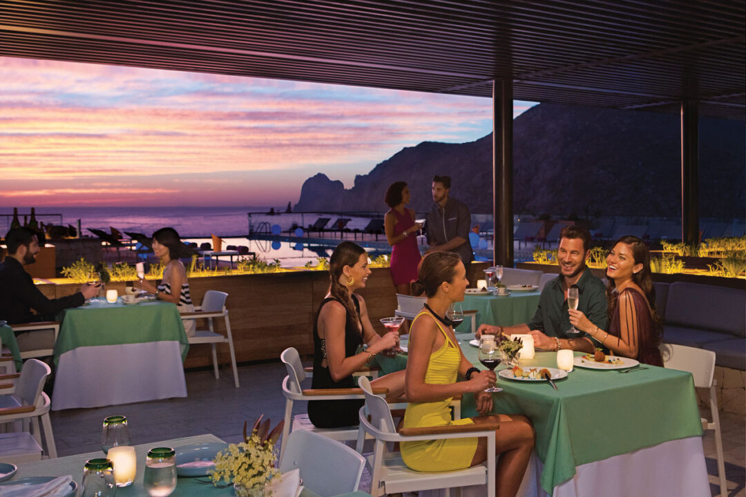 La oferta gastronómica incluye diversidad de restaurantes y bares con el programa exclusivo Unlimited-Luxury