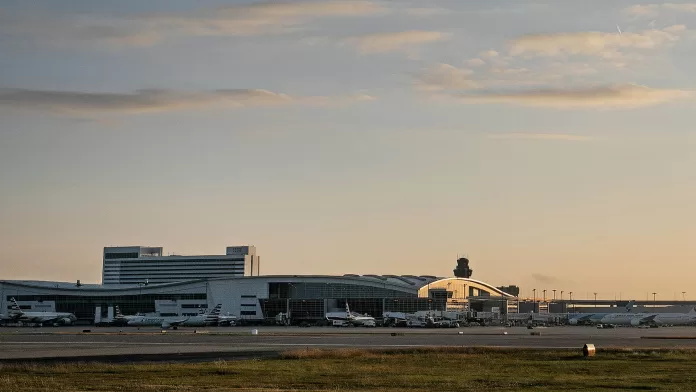 El Aeropuerto Internacional DFW y oneworld expanden la conectividad global desde México