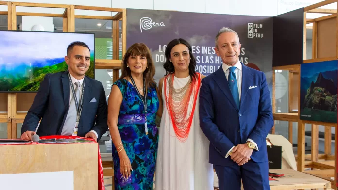 Renzo Benavente, María Teresa Villena, Jimena Urrutia, Roberto Stabile en la Inauguración de la FICG Foto: © D.R. Sergio Garibay