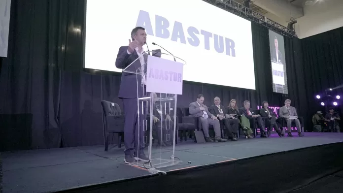 Adrián López Ruiz, presidente del Comité Organizador de ABASTUR