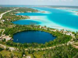 Bacalar, Cenote Azul