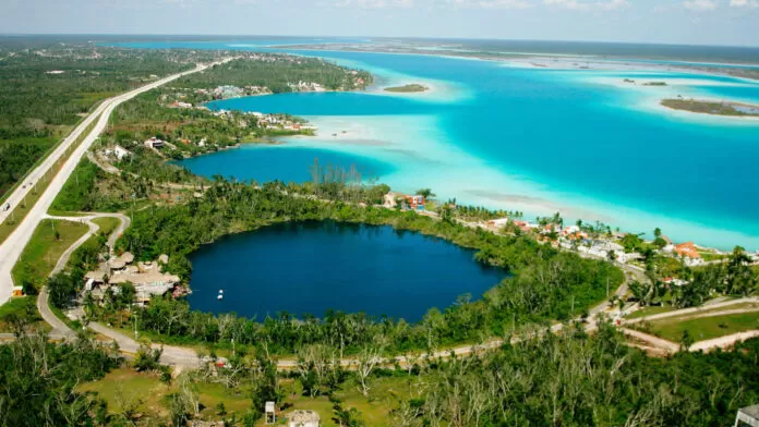 Bacalar, Cenote Azul