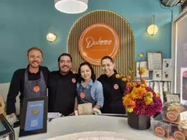 Chef Rocío Amezquita, junto a sus hermanos Maribel y Miguel y con su esposo el chef Arturo Peña