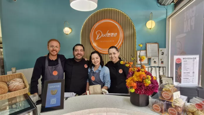 Chef Rocío Amezquita, junto a sus hermanos Maribel y Miguel y con su esposo el chef Arturo Peña