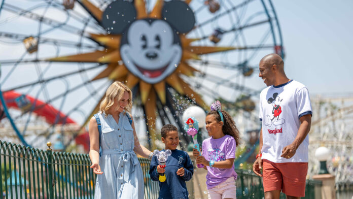 ¡Disneyland Resort celebra 70 años de magia!